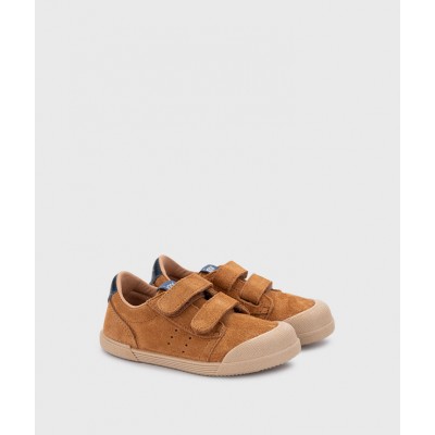 SNEAKERS IN CAMOSCIO, CON DOPPIO STRAPPO IN VELCRO