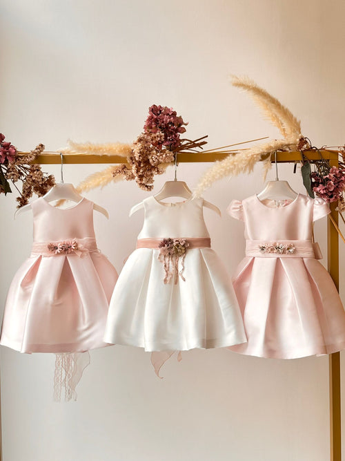 ABITO GIROMANICA MIKADO BIANCO CON FASCIA IN VITA ROSA ANTICO.