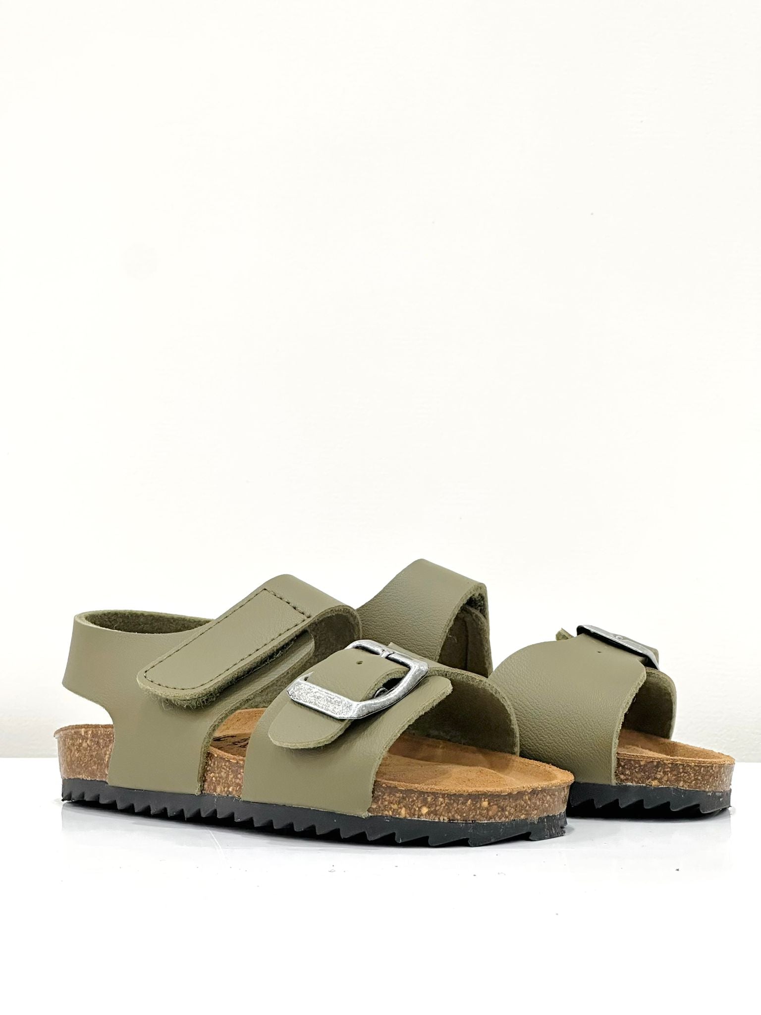 SANDALO CON STRAPPO VERDE