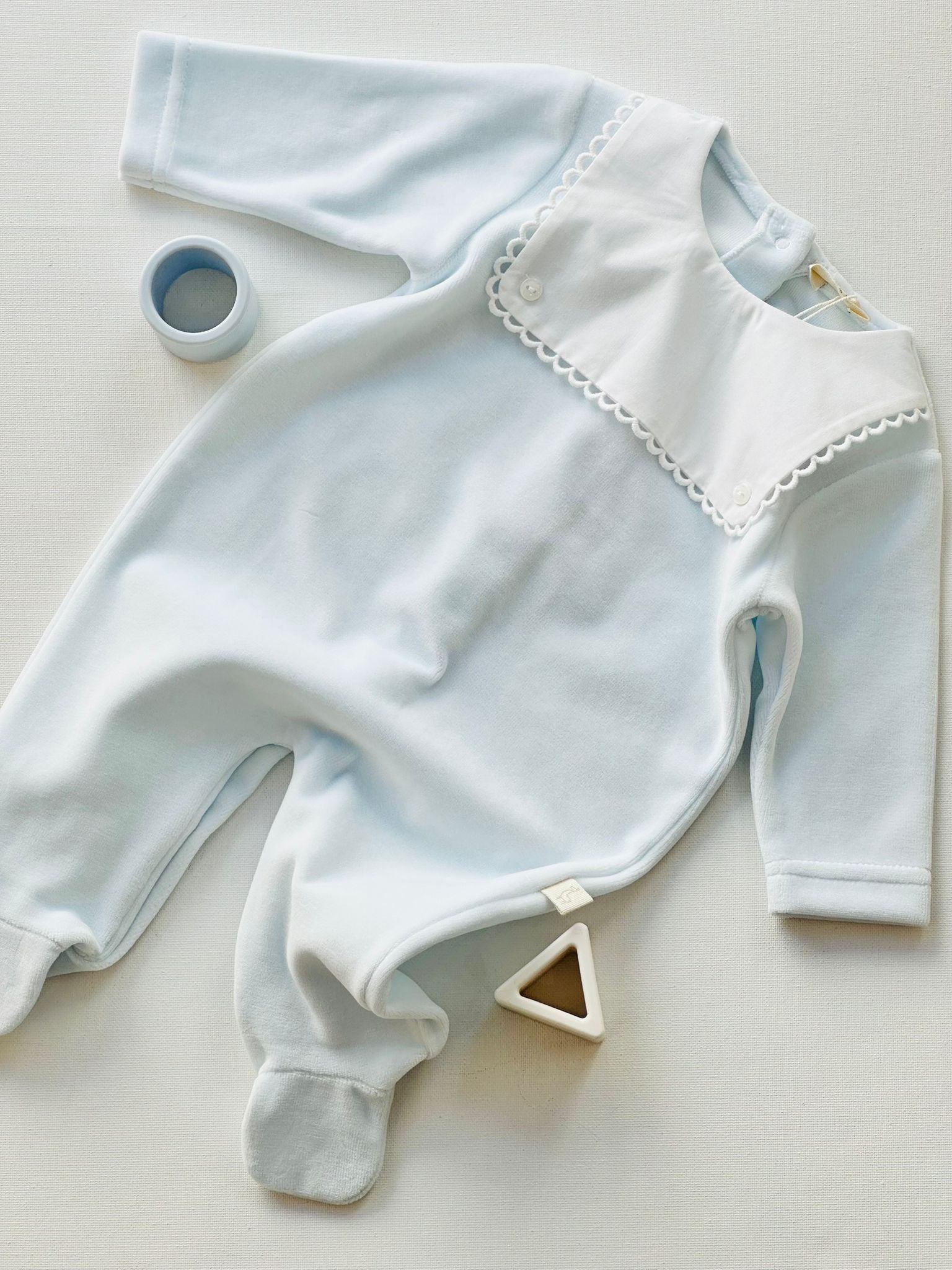 TUTINA CIELO CON CARRE' BIANCO CON BORDO SMERLATO