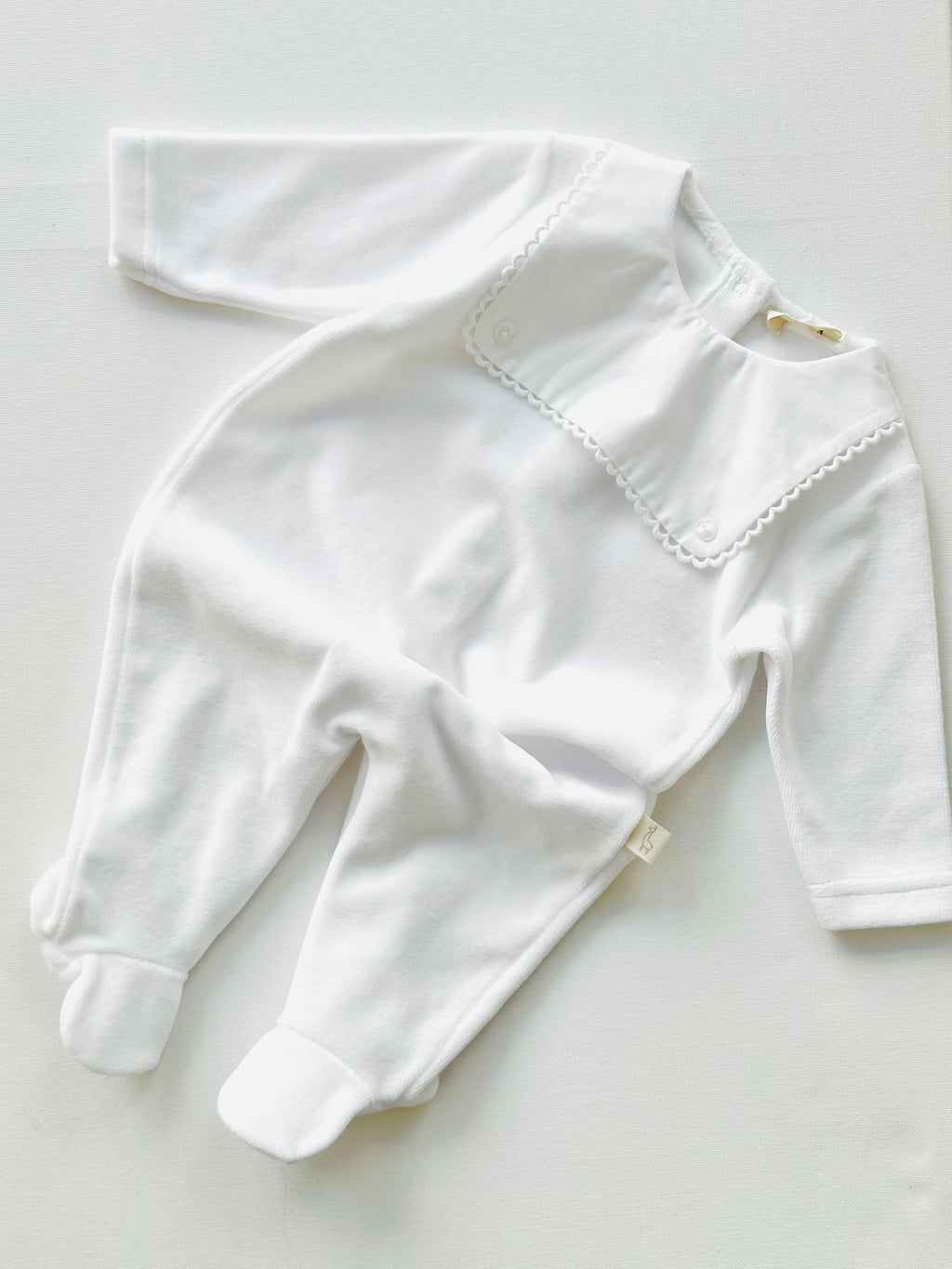 TUTINA WHITE CON CARRE' BIANCO CON BORDO SMERLATO