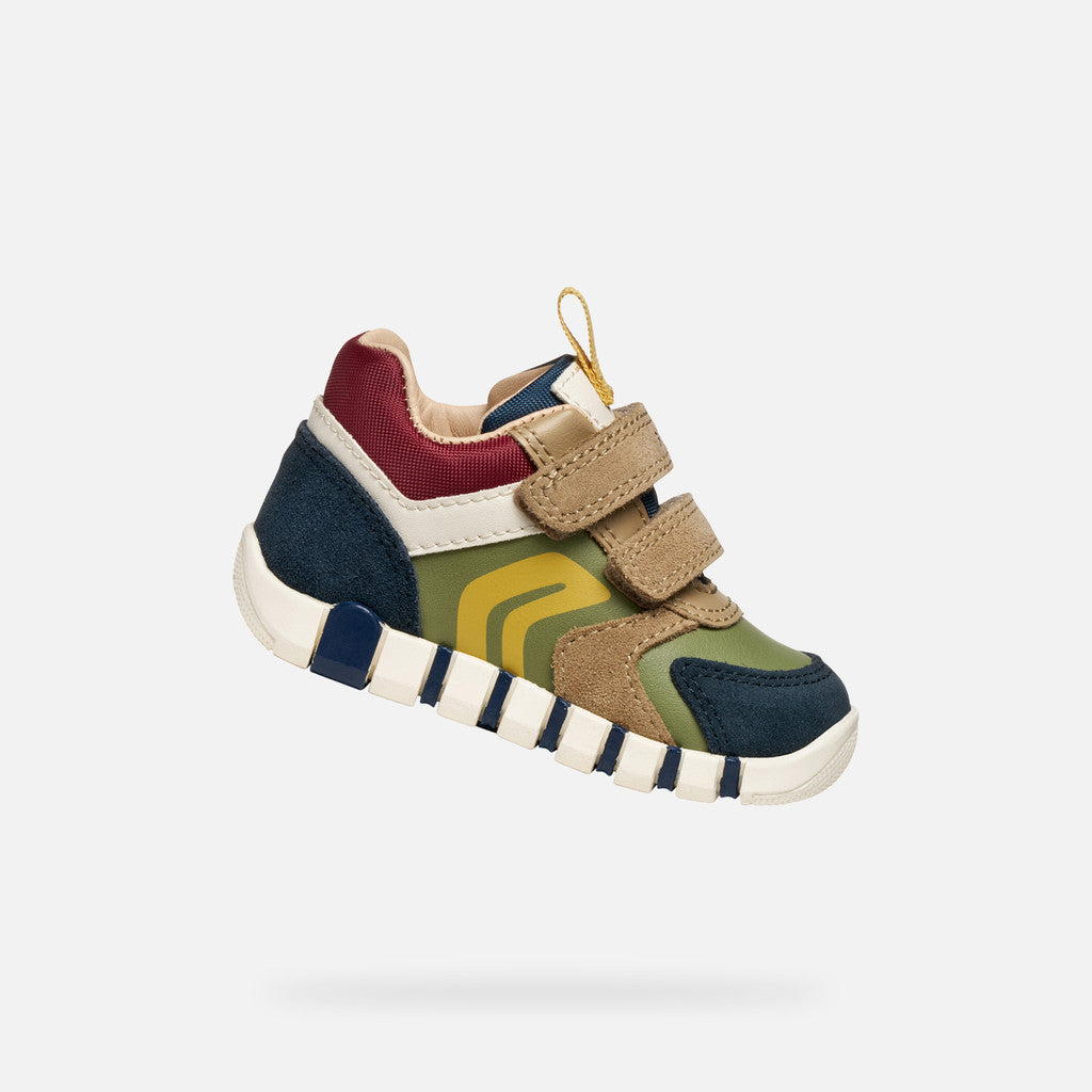 SNEAKERS VERDE E BEIGE IN PELLE E CAMOSCIO CON DOPPIO STRAPPO