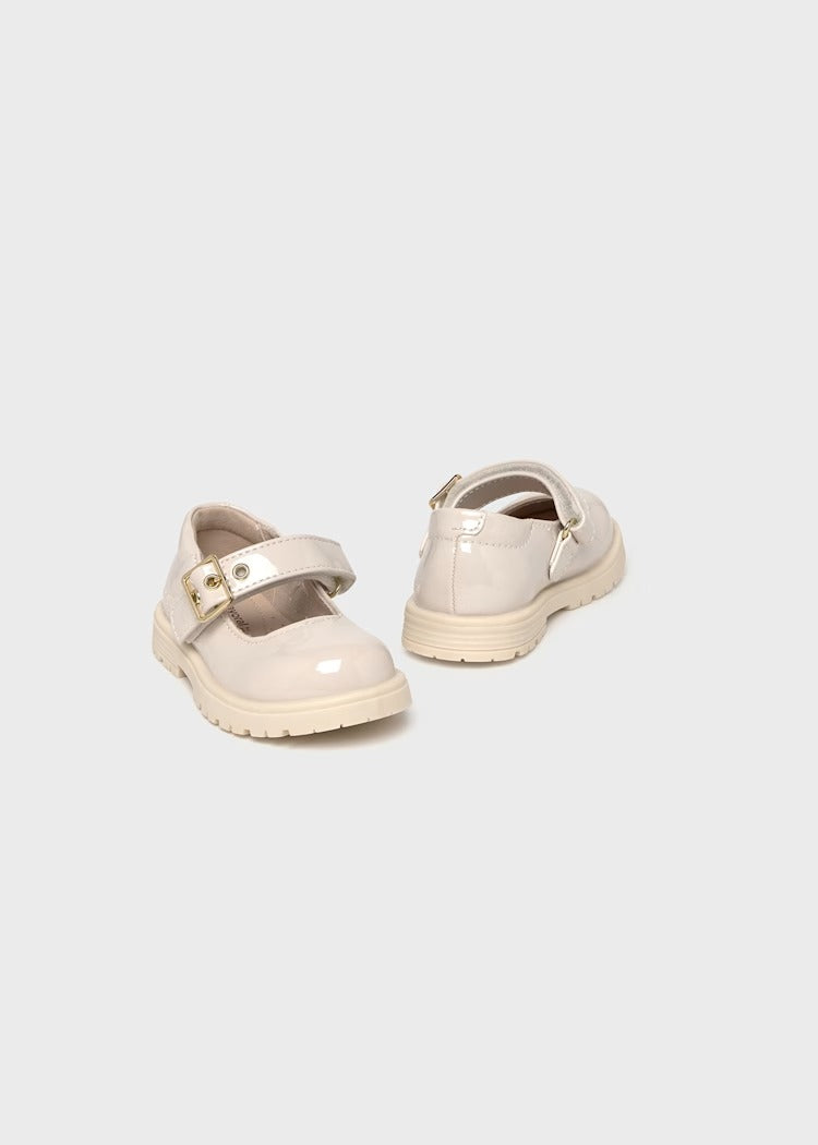 BALLERINA TRACK PANNA IN VERNICE LUCIDA E SUOLA IN GOMMA, CON STRAPPO IN VELCRO