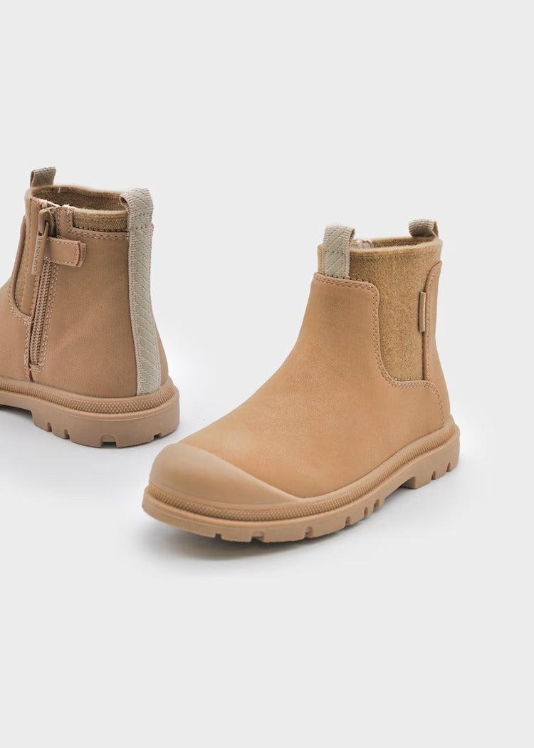 STIVALETTO TRACK BEIGE IN PELLE, CON SUOLA IN GOMMA E ZIP LATERALE