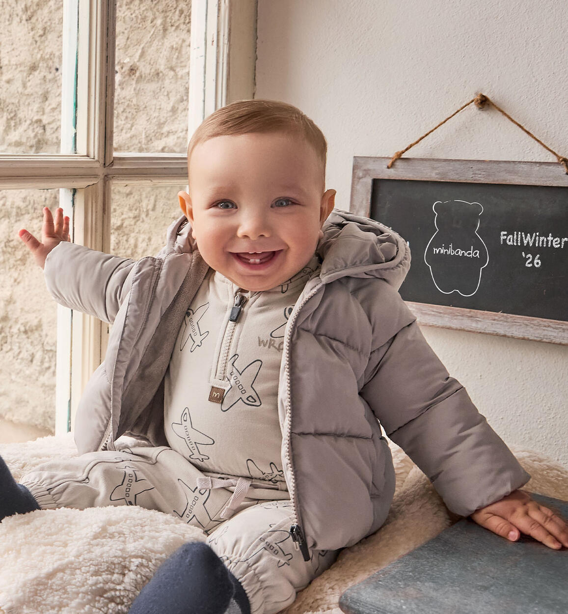 GIUBBOTTINO IMBOTTITO BEIGE CON CAPPUCCIO