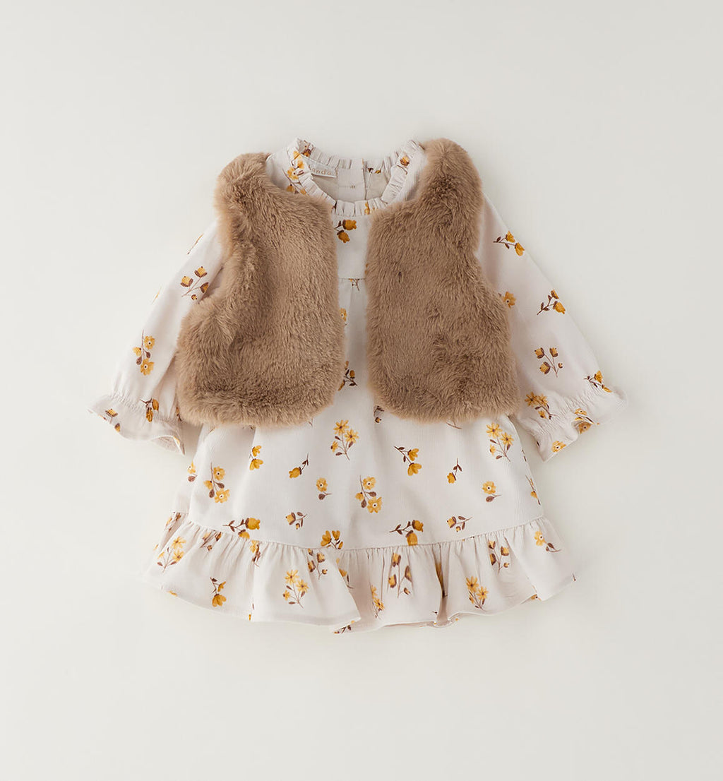 ABITINO CON GILET