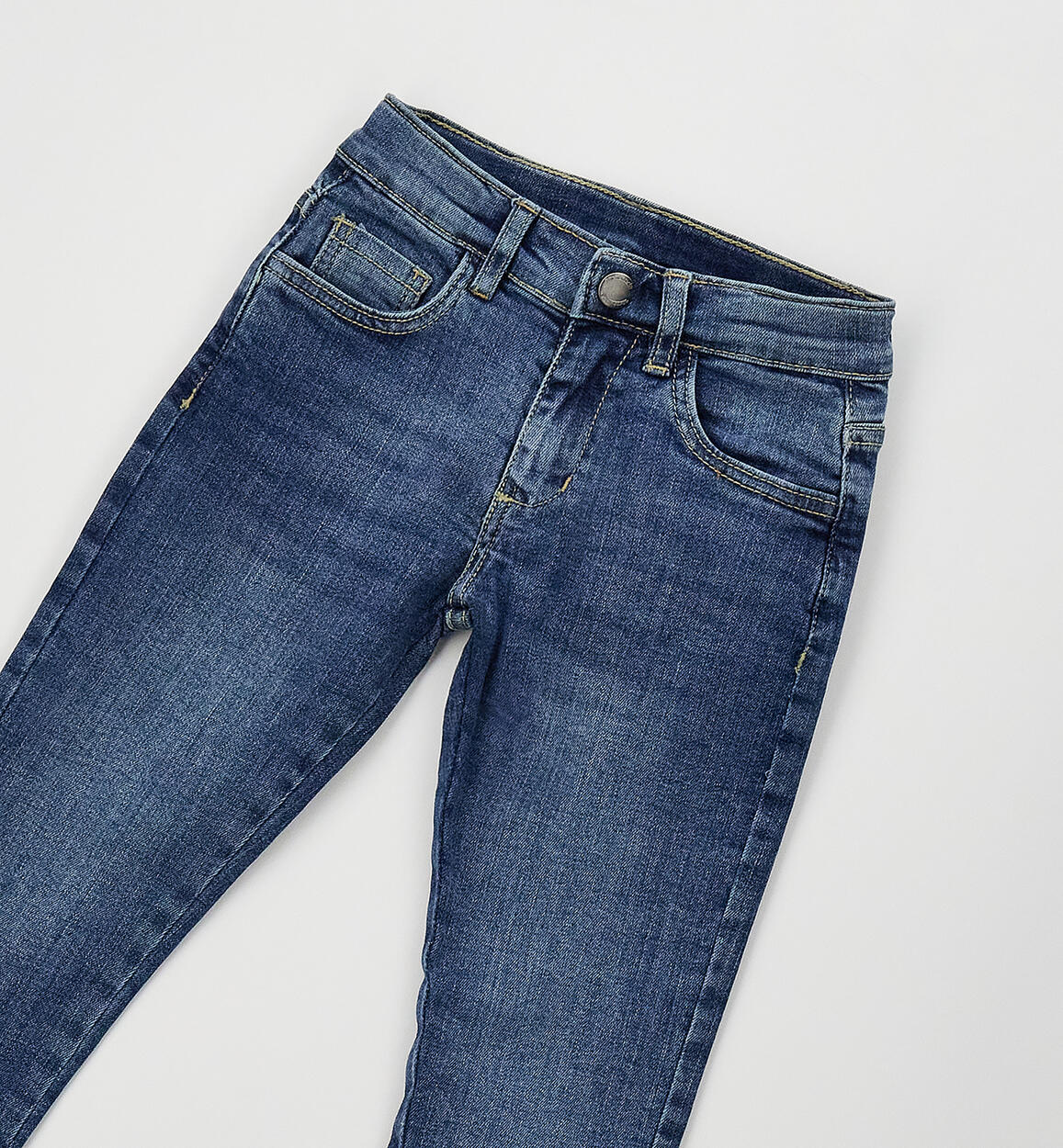 COMPLETO MAGLIONCINO E JEANS