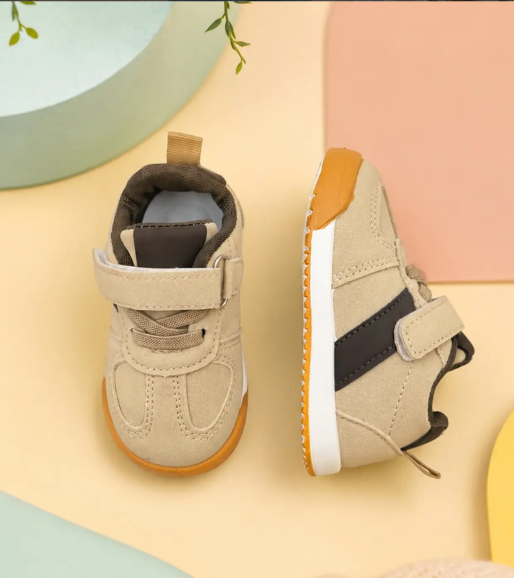 SNEAKERS CON STRAPPO IN VELCRO