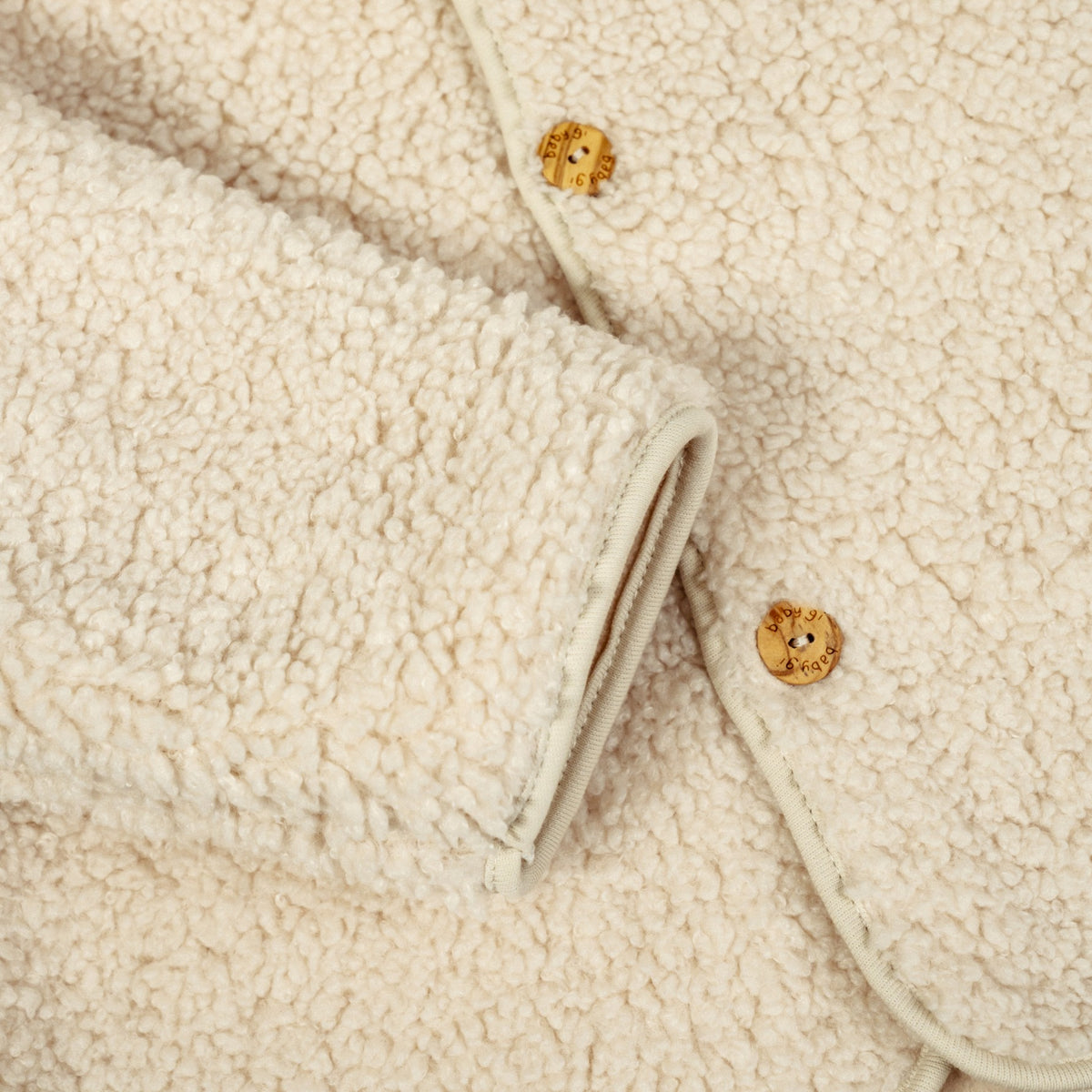 CAPPOTTINO BOUCLE' CON CAPPUCCIO