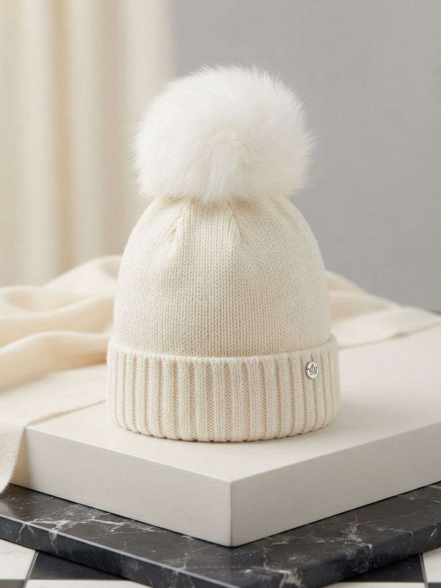 CAPPELLO BIANCO IN LANA CON POMPON F.